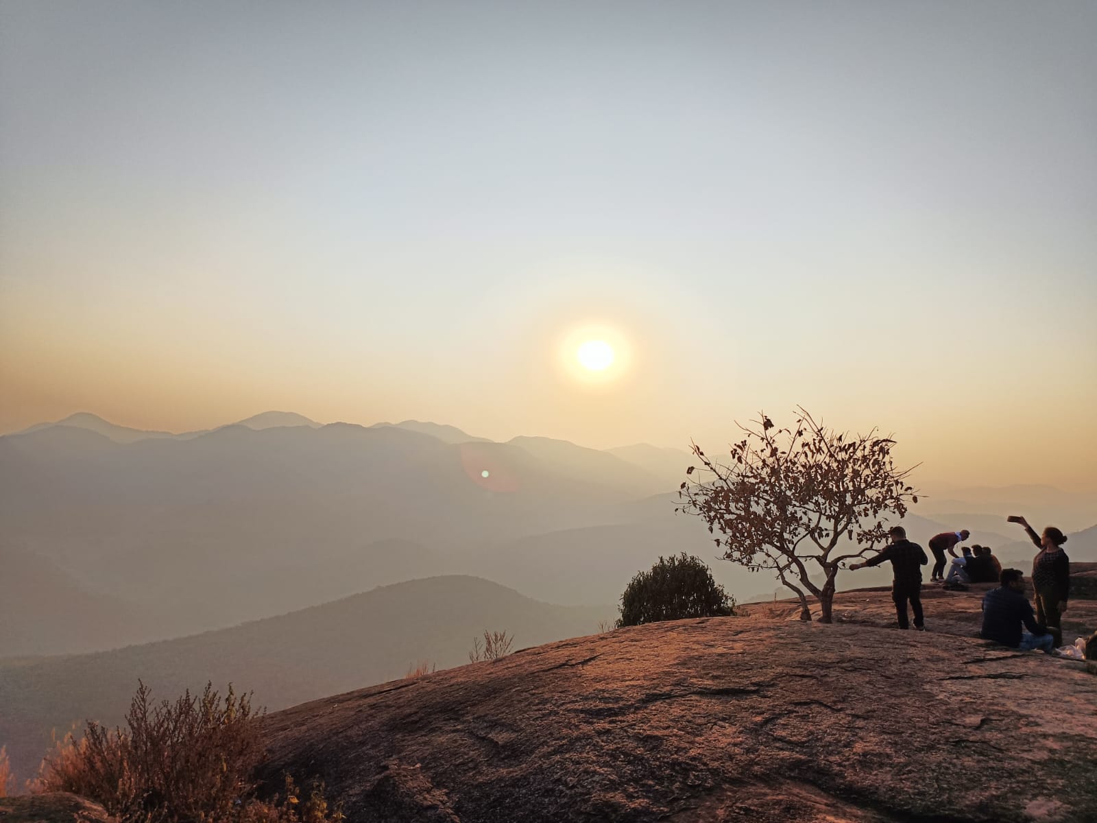 ଯୁବ ପର୍ଯ୍ୟଟକ ଙ୍କୁ ଆକୃଷ୍ଟ କରୁଛି ମୁକୁଲିଙ୍ଗିଆ ହିଲଟପ୍