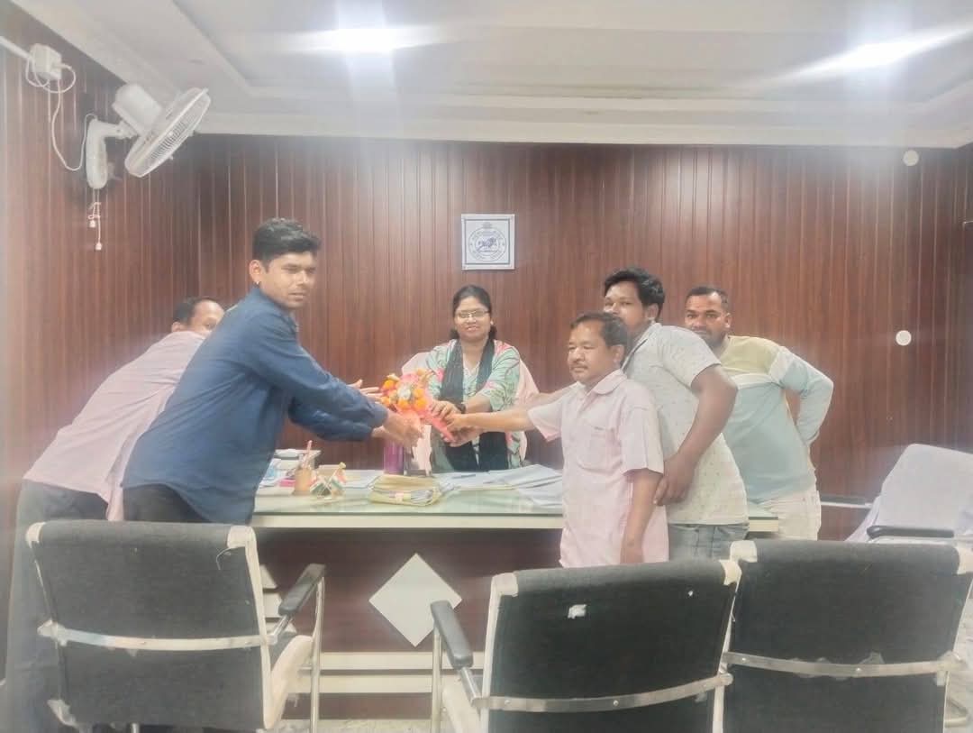 ମହାସିଙ୍ଗି ପଞ୍ଚାୟତର ବିଭିନ୍ନ ସମସ୍ୟା ସମ୍ପର୍କରେ ସମୂହ ୱାର୍ଡ଼ ସଭ୍ୟ ବିଡିଓଙ୍କୁ ଭେଟି ଜଣାଇଲେ