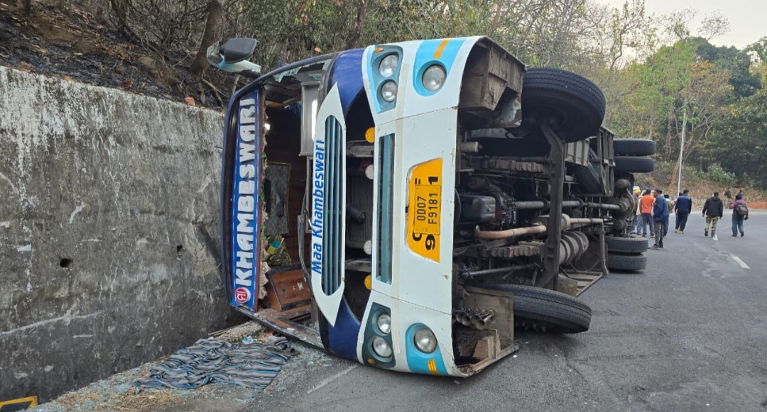 କଳିଙ୍ଗା ଘାଟିରେ ଓଲୋଟିଲା ଖମ୍ବେଶ୍ୱରୀ ବସ୍, ୧୦ ଆହତ