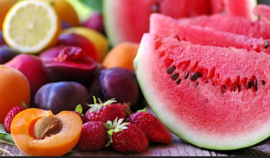 ଖରା ଦିନେ ଖାଆନ୍ତୁ ଏହି ଫଳ, ଶରୀର ରହିବ ହାଇଡ୍ରେଟ୍