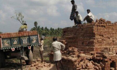 ଜଳୁଛି ଇଟାଭାଟି ବଢୁଛି ତାତି: ପ୍ରଶାସନର କଟକଣା ନାହିଁ