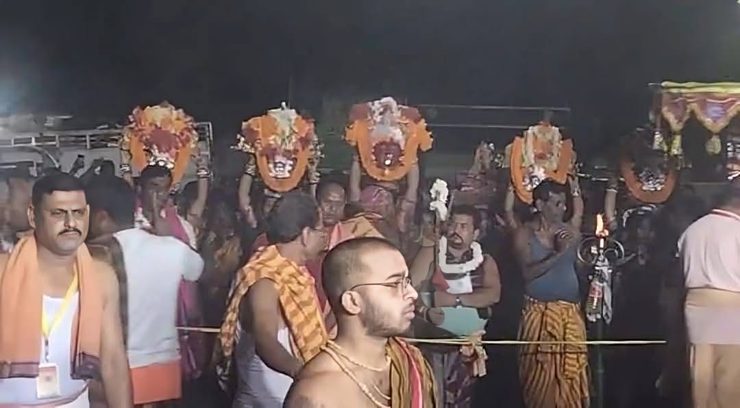 ମା’ ପାଟ୍ଟଖଣ୍ଡା ଠାକୁରାଣୀ ଯାତ୍ରାର ନଗର ଭ୍ରମଣ : ପଞ୍ଚମ ଦିନରେ ଏକାକୀ ଭକ୍ତଙ୍କ ଗୃହ କୁ ଆଗମନ: ଶତାଧିକ ଭକ୍ତ ଙ୍କ ସମାଗମ